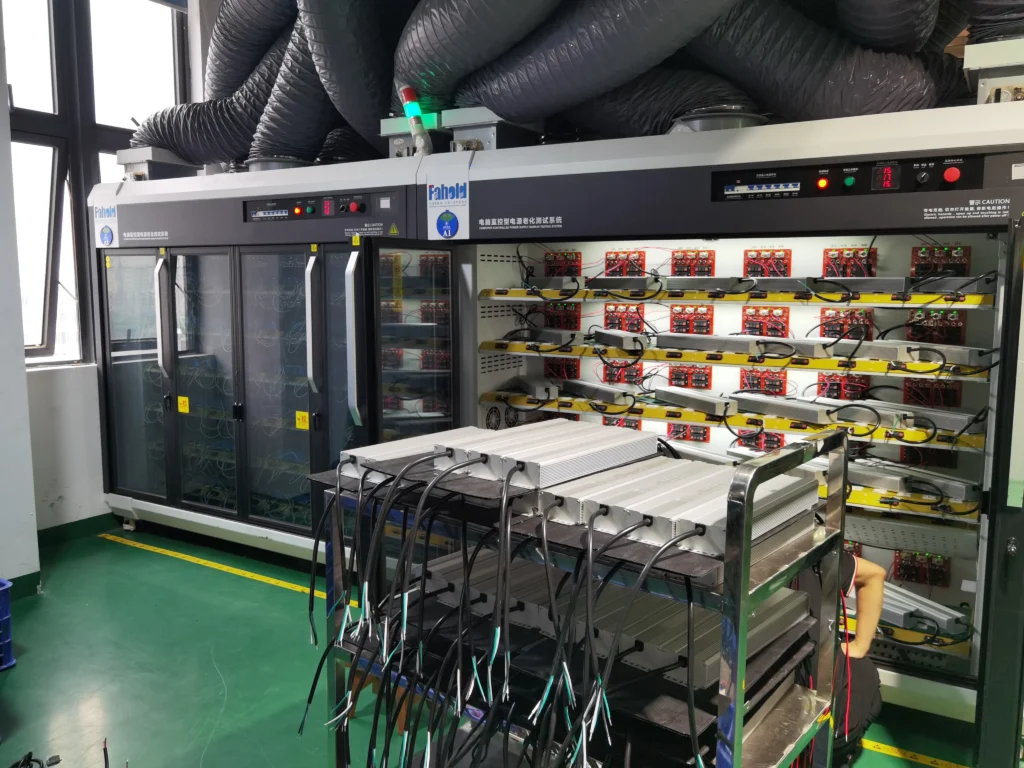 Work Area of ​​the Computer-Monitored Power Supply Burn-in Test System2